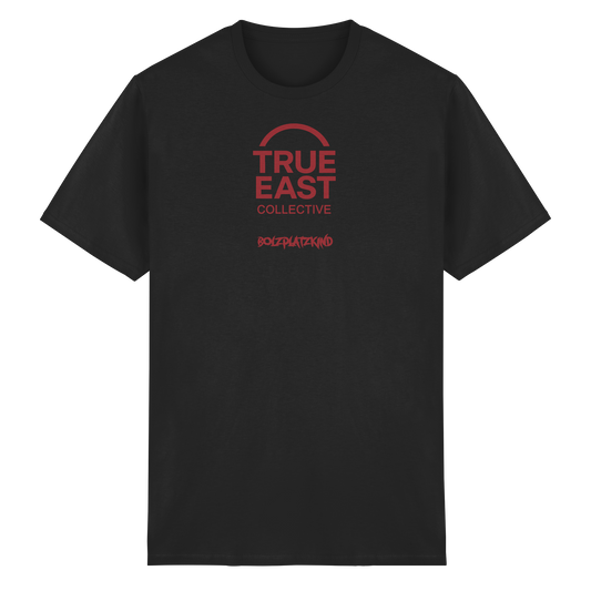 Bolzplatzkind & True East Logo  – Wurzeln unter Flutlicht - Heavy Cotton T-Shirt