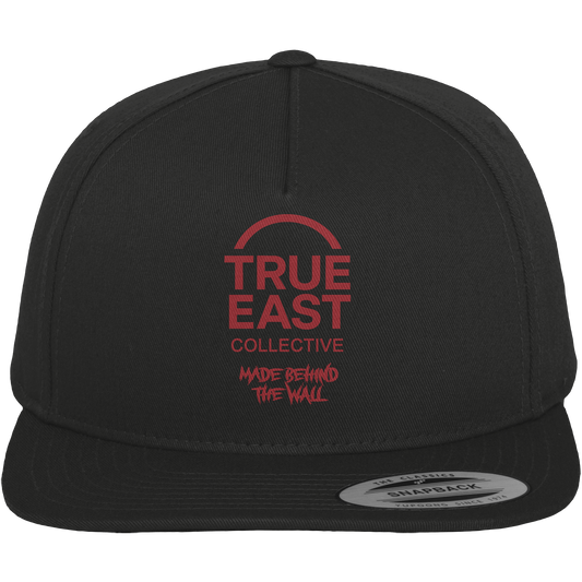 Made Behind The Wall & True East Logo – Aus Mauern gewachsen - Premium Snapback