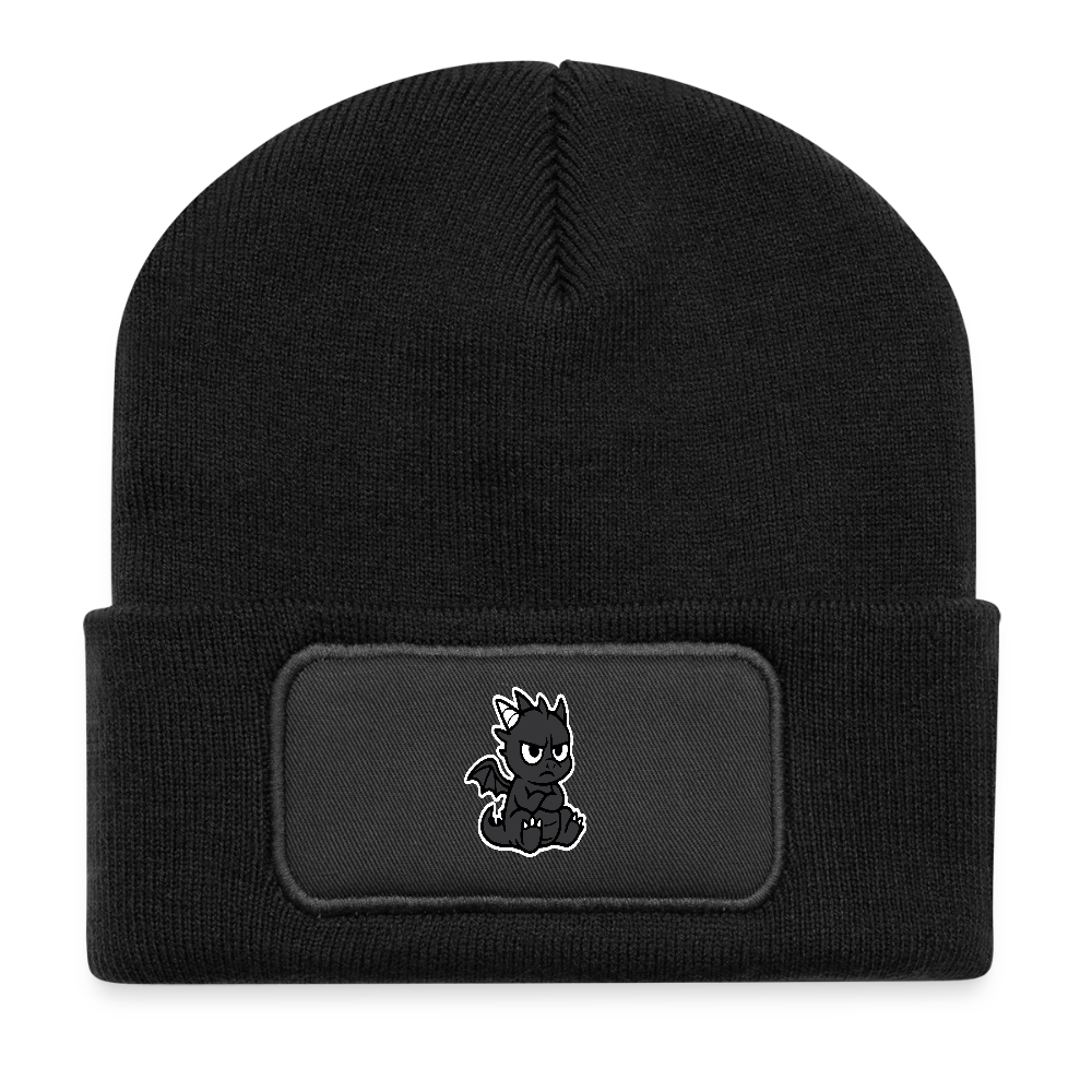 Babydrache mit Stirnrunzeln – Klein, flauschig, nicht begeistert  -Casual Patch Beanie - Schwarz