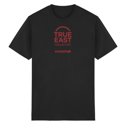 Bolzplatzkind & True East Logo  – Wurzeln unter Flutlicht - Heavy Cotton T-Shirt