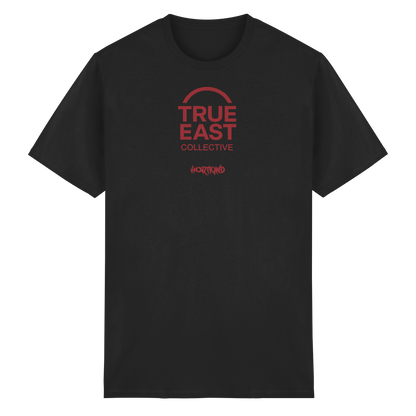 Hortkind &True East Logo – Aufgewachsen zwischen Pausenhof und Plattenbau - Heavy Cotton T-Shirt