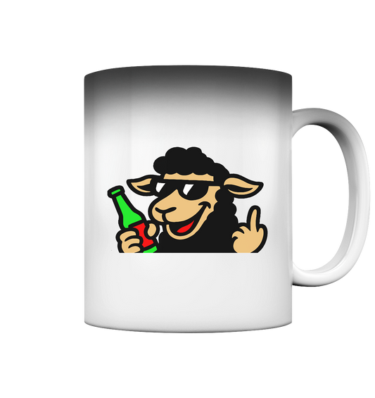 Schaf mit Mittelfinger im Partymodus – Zu viel Konfetti, zu wenig Geduld  - Magic Mug