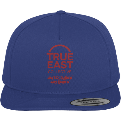 Auferstanden aus Ruinen & True East Logo  – Mehr als ein Zitat - Premium Snapback